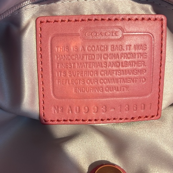 Coach 18601 Turnlock front pocket shoulder bag 3 compartment leather white/coral - Picture 8 of 17